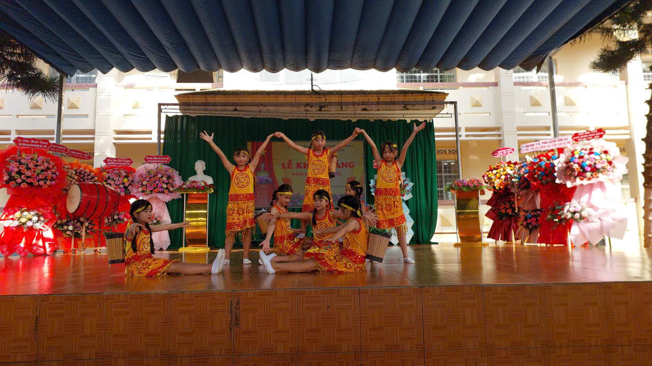 Trường Tiểu học Gia Lâm  Tưng Bừng Khai Giảng, Chào Mừng Năm Học Mới và Quốc Khánh 2/9